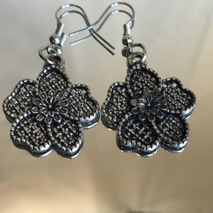 2” x 1W Black‎ & Silver Flower Lace Custome Earrings.